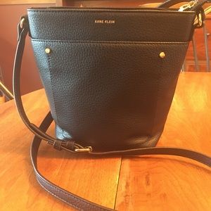 Crossbody purse